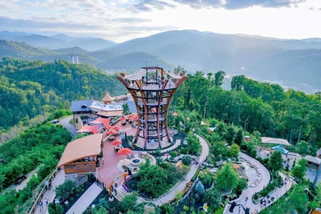 Honeymoon Couples Cabin Secluded, Hot Tub, Views Sevierville Ngoại thất bức ảnh