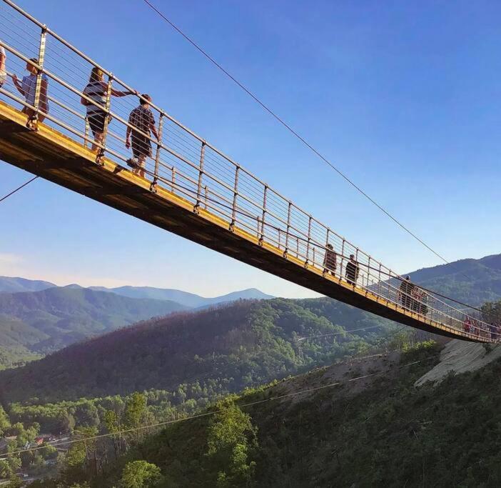 Honeymoon Couples Cabin Secluded, Hot Tub, Views Sevierville Ngoại thất bức ảnh